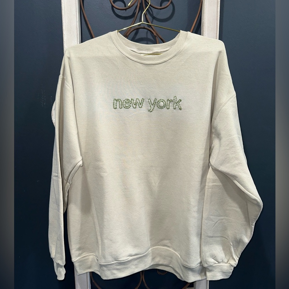 Men's Cream Crewneck Sweater with 'New York' Design